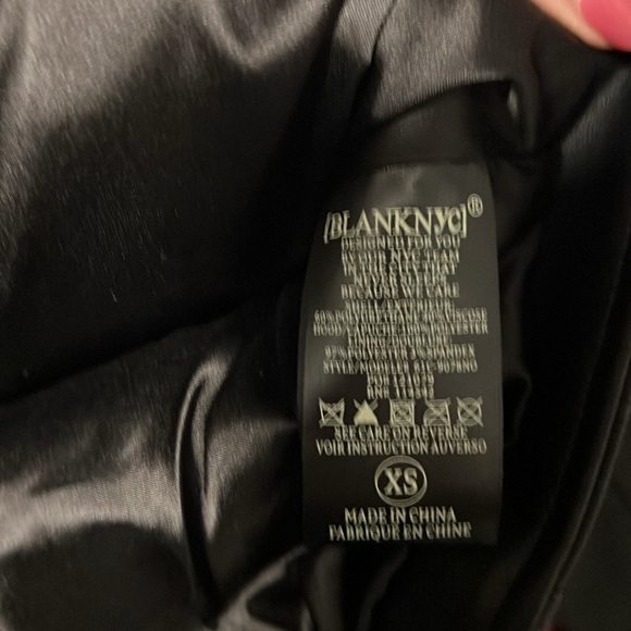 BlankNYC NWT Women’s Cropped Moto Biker Faux Leather jacket, XS. Removable hood. - Picture 4 of 6